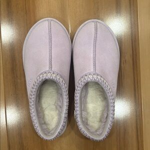 Ugg Tazz Tazman Light Purple (Wisteria) mules 
Size 7 Women’s